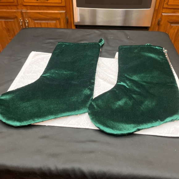 Set of Two NWT Green and Gold Christmas Stockings. - Picture 9 of 10